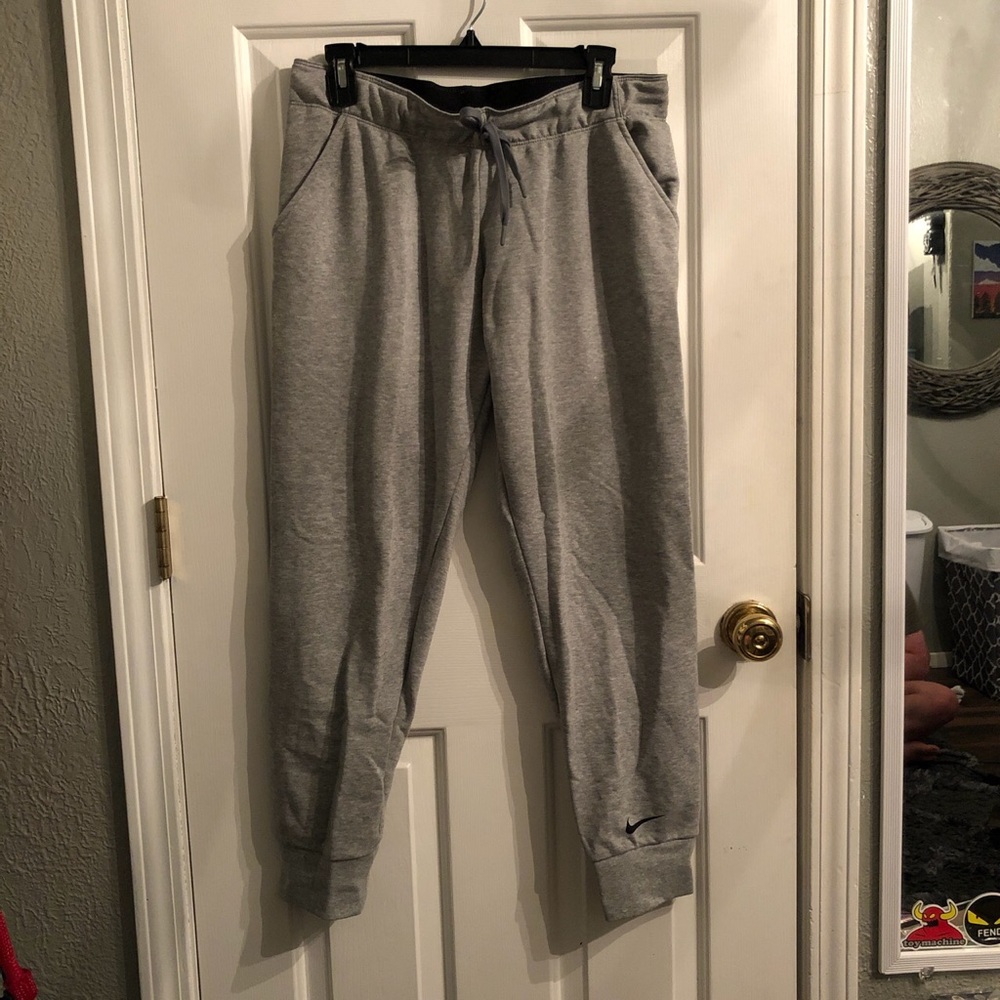 Medium Nike dri-fit sweatpants